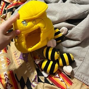 Behave with sensory bees. Great baby toy.